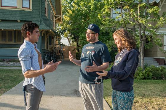 still-of-rose-byrne,-seth-rogen-and-zac-efron-in-neighbors-(2014)-large-picture